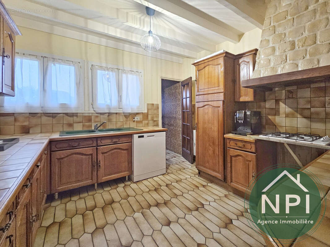 Maison à VAUX-LE-PENIL