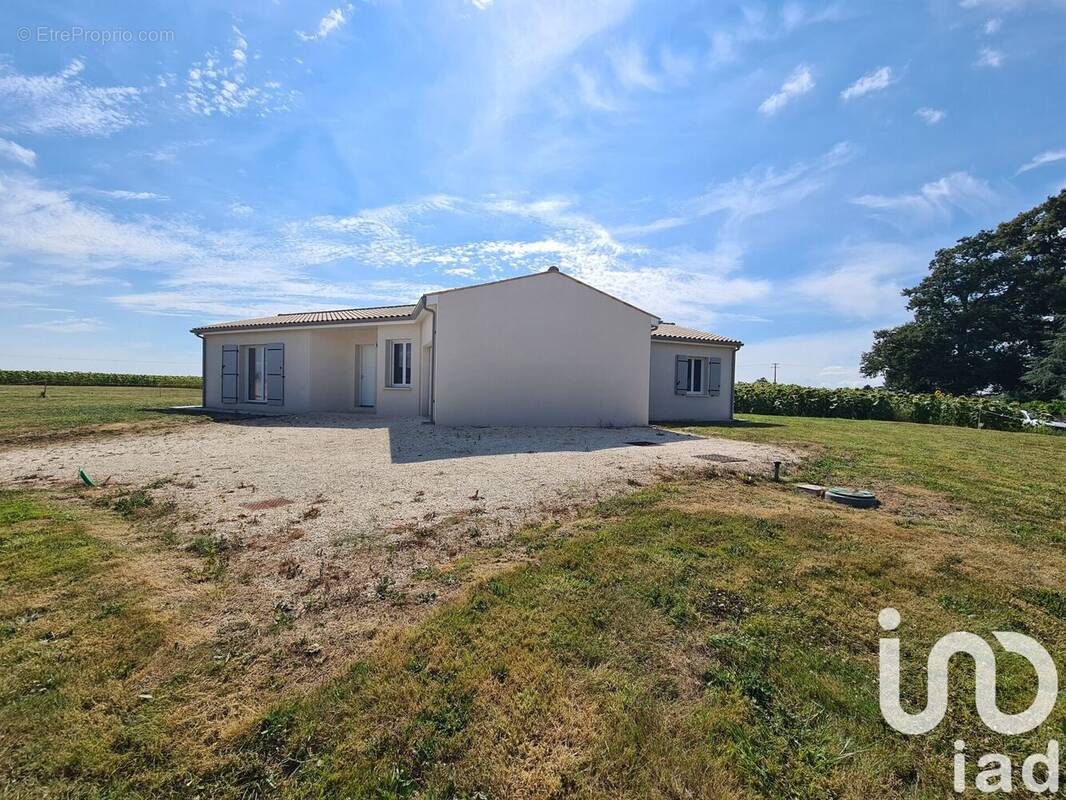 Photo 1 - Maison à LES ESSARDS