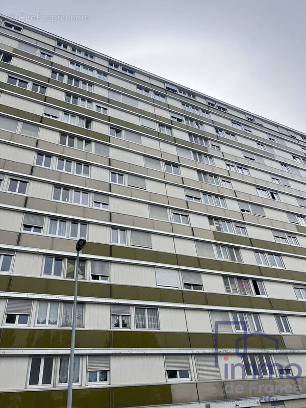 Appartement à SAINT-ETIENNE