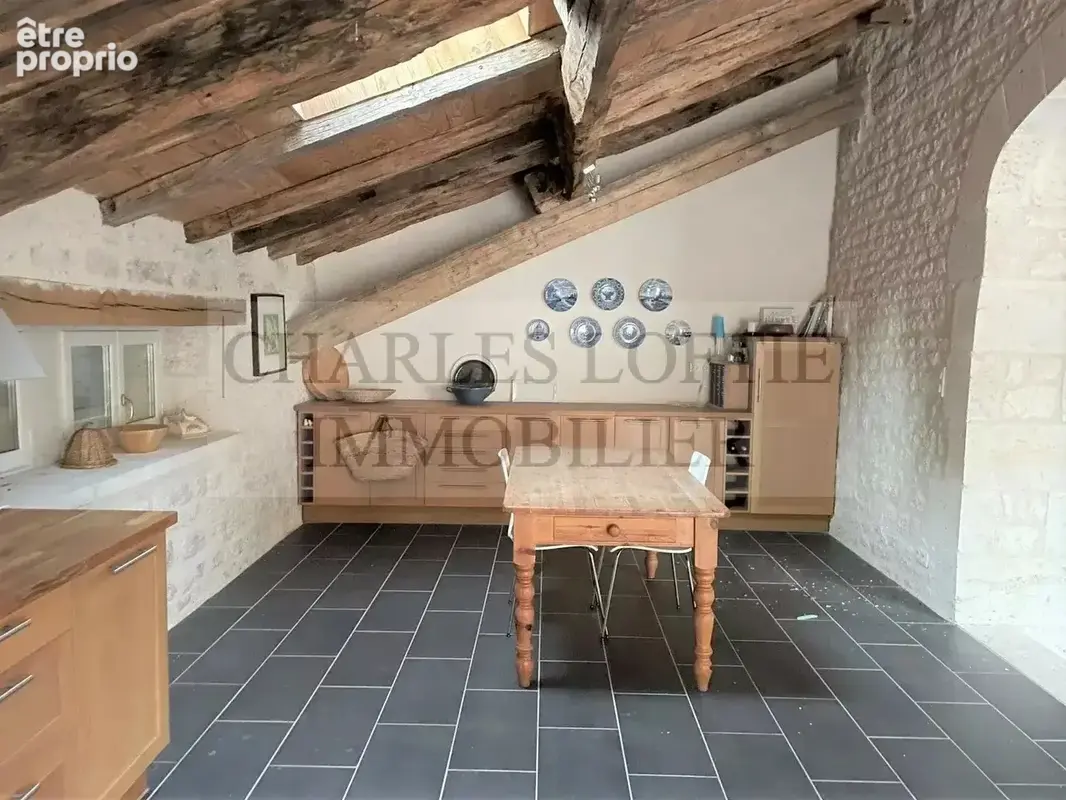  Bel ensemble avec 3 bâtiments rénovés, hangar, piscine et vues dominantes - photo 17