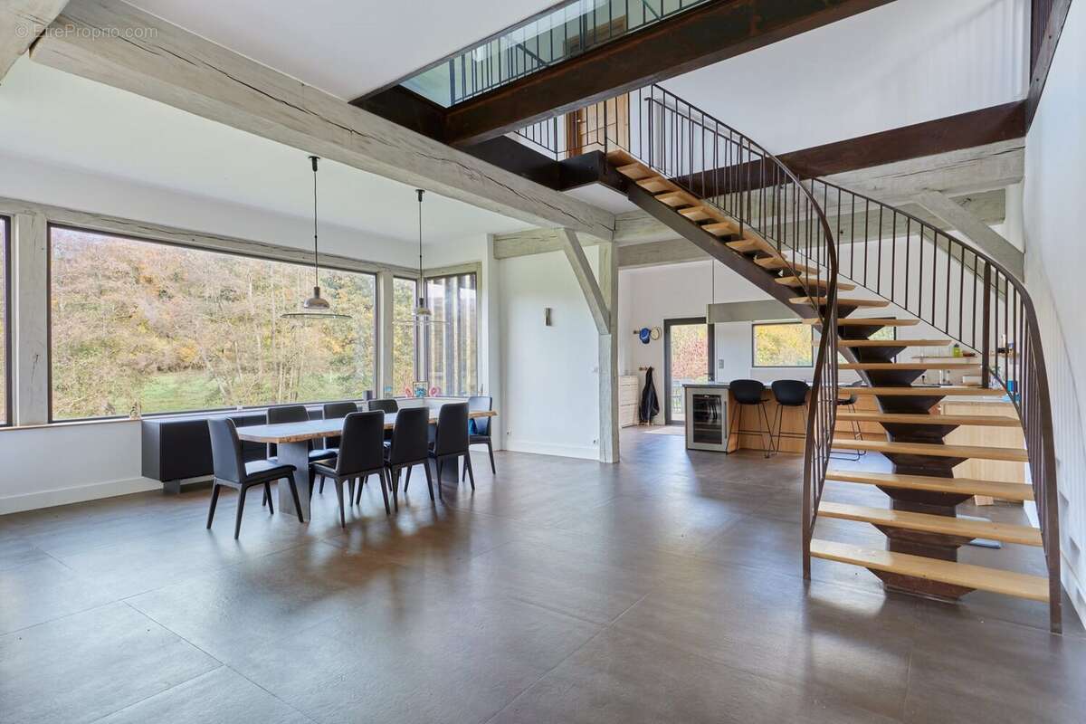 Maison à OUILLY-DU-HOULEY