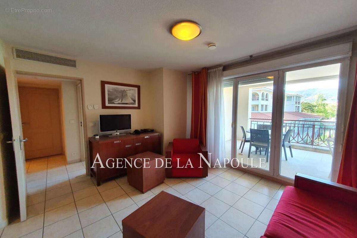 Appartement à MANDELIEU-LA-NAPOULE