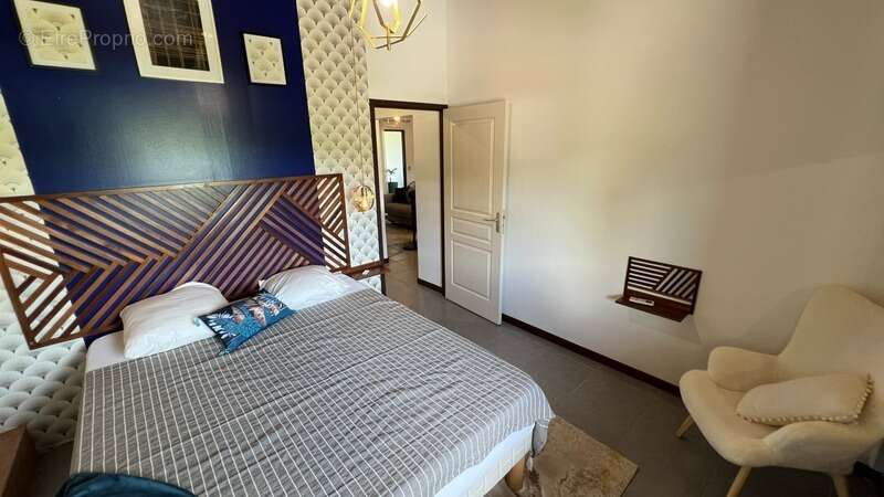 Appartement à REMIRE-MONTJOLY