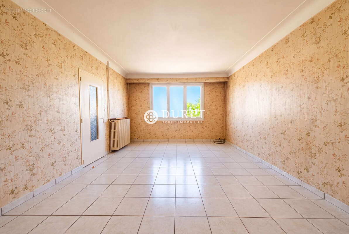 Maison 86 m² à Challans  - photo 3