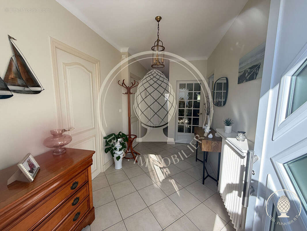 Maison à CHARRON