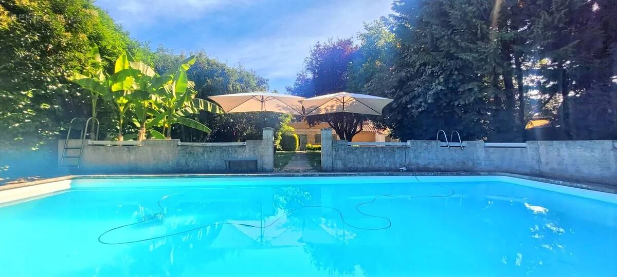 Maison à BAYON-SUR-GIRONDE