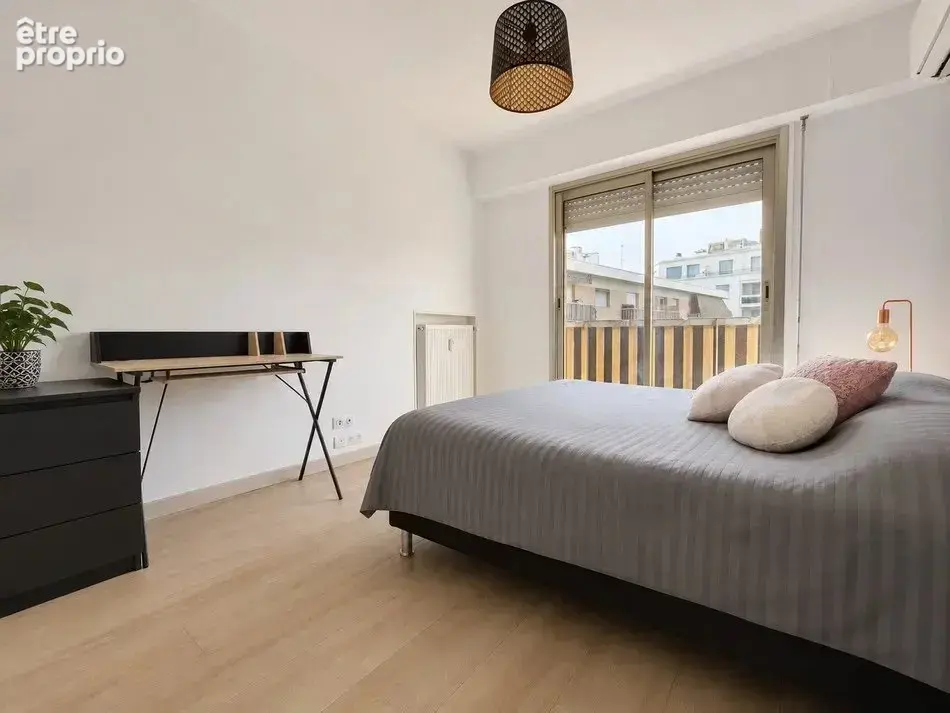 Poêtes / Gorbella Beau et grand  3 pièces rénové en étage élevé - photo 17