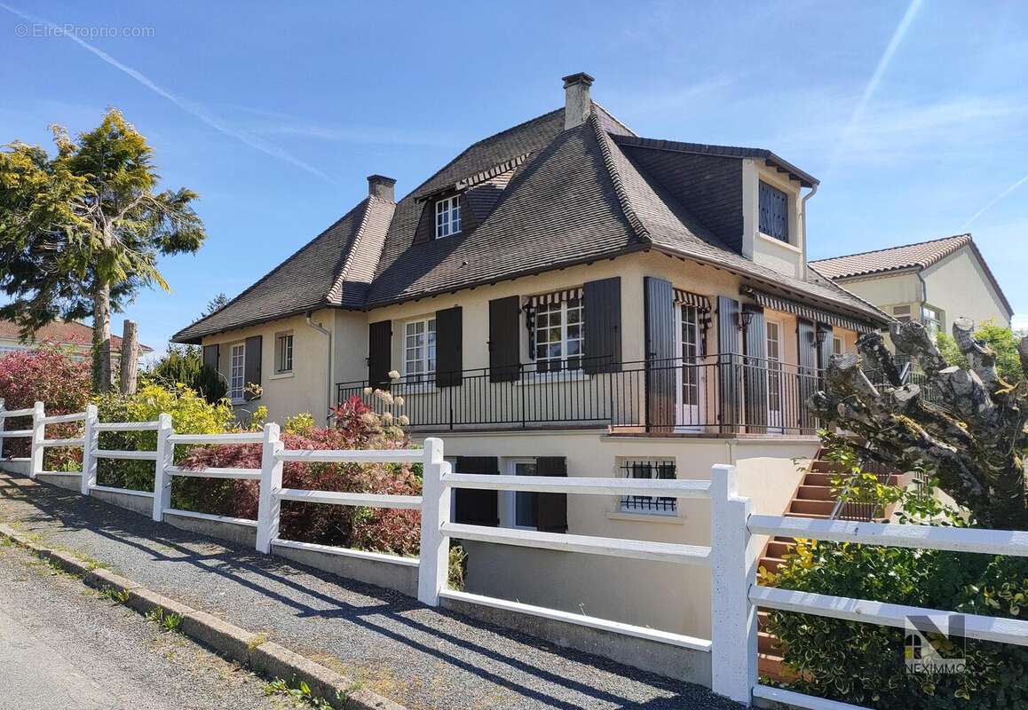 n°1 - Maison à CHALUS