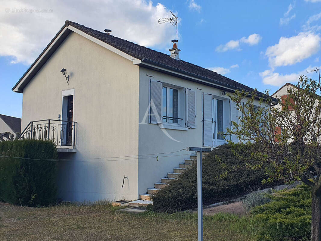 Maison à NOYERS-SUR-CHER