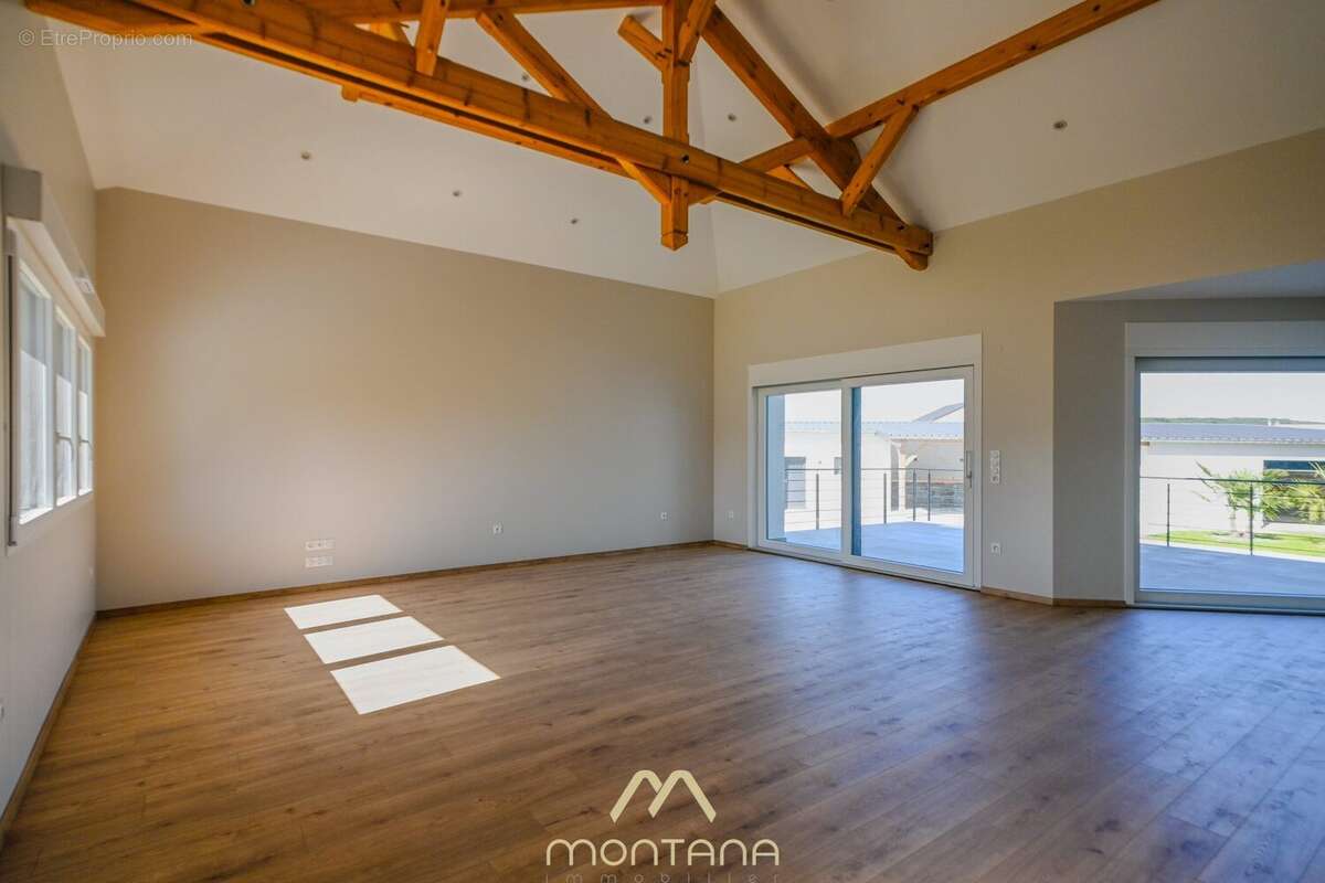 Maison à CONDE-NORTHEN