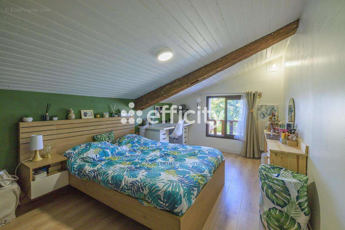 Maison 155 m² à Abzac  - photo 15