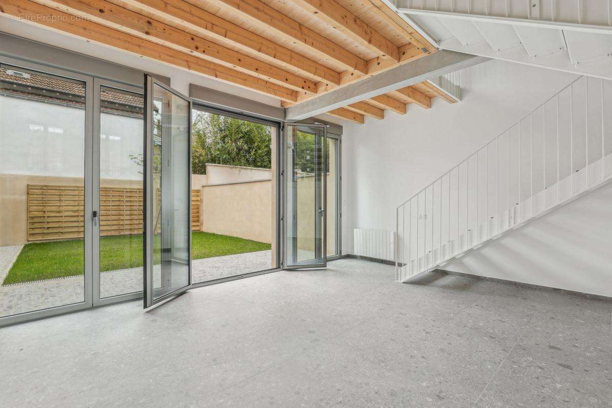 Appartement 361 m² à Versailles  - photo 2