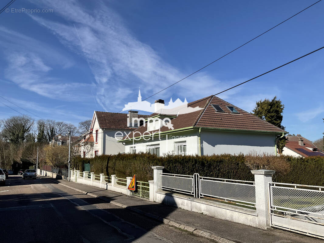 Maison à VITTEL