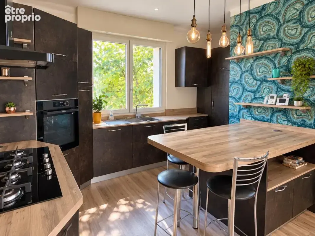 Maison individuelle, 3 chambres, sous-sol complet et jardin clos - photo 2