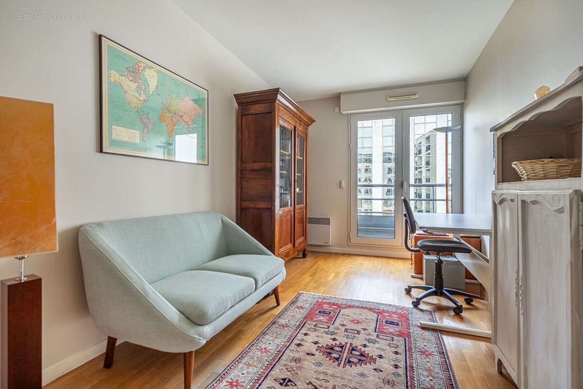 Appartement à LEVALLOIS-PERRET