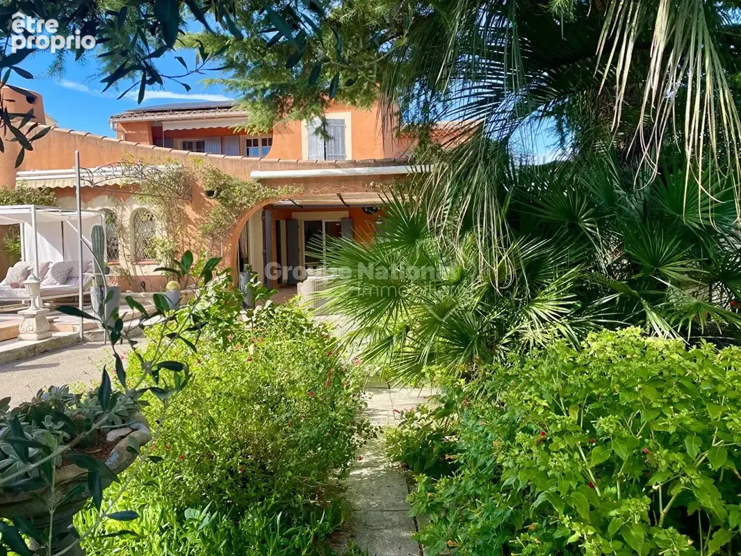 Photo Maison à Rognonas au prix de 439 000€