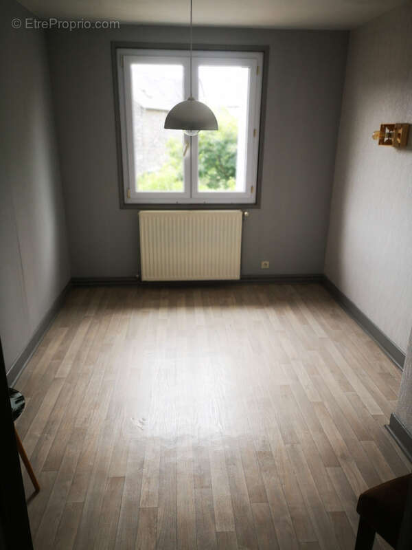 Maison à OBJAT