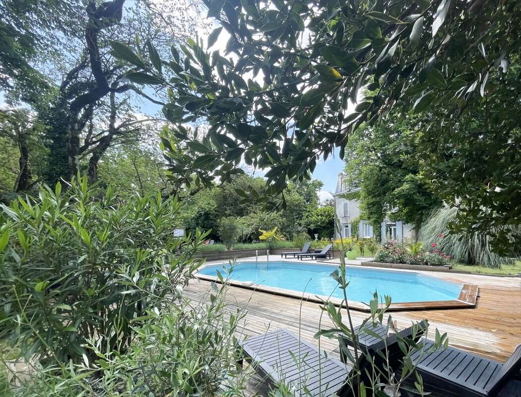 Maison à CHERVES-RICHEMONT