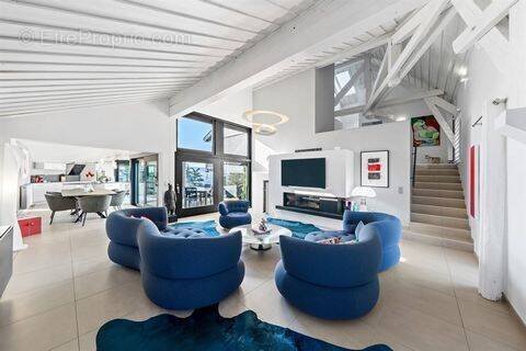 Maison à VETRAZ-MONTHOUX