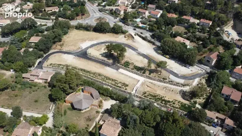 Terrain 450 m² à Cadenet  - photo 2