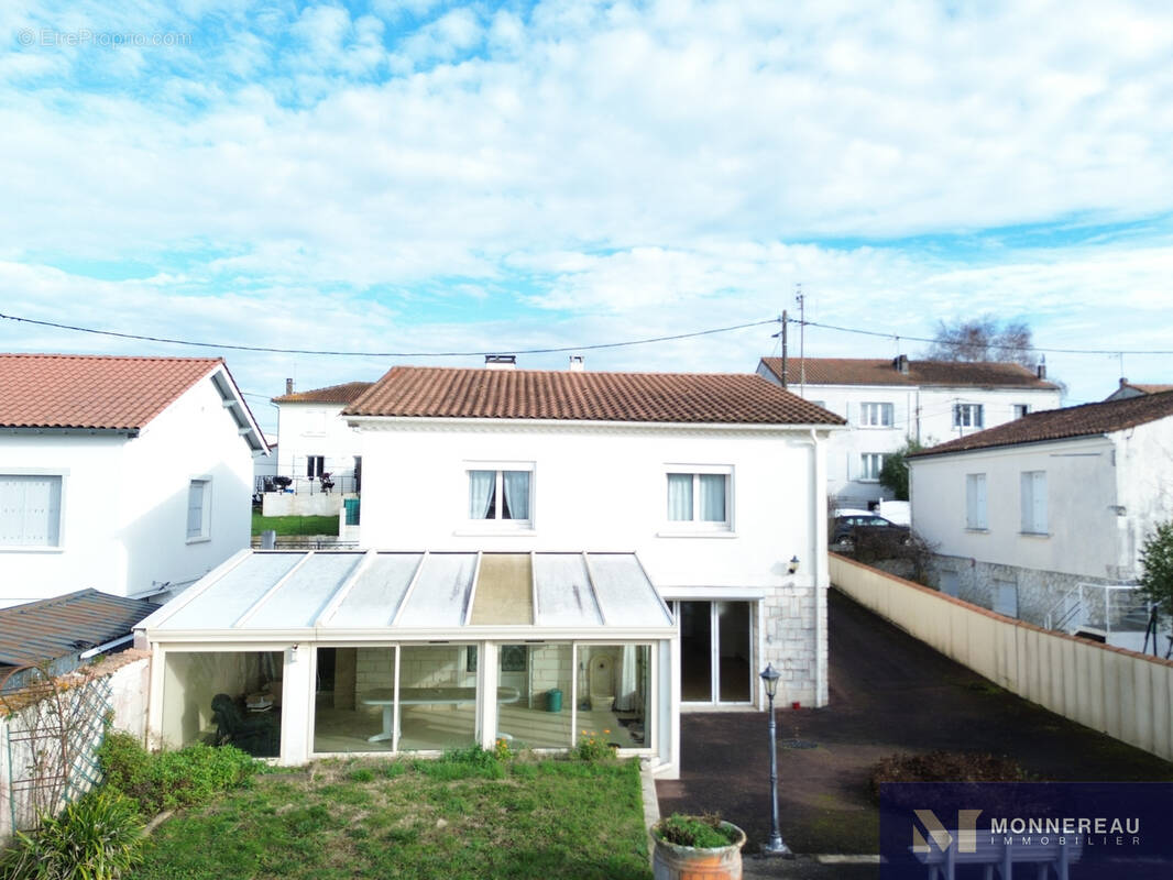 Maison à JONZAC