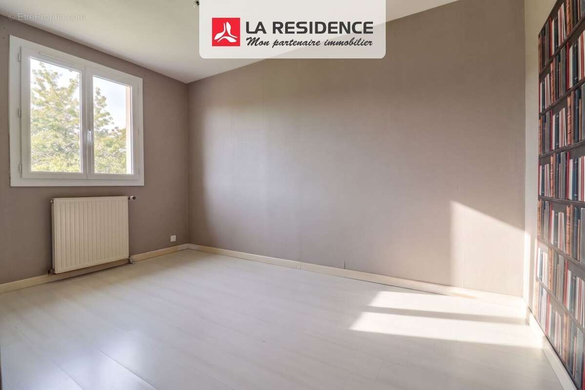 Maison 102 m² à Saint-Pierre-Du-Vauvray  - photo 7