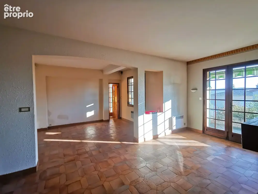 Maison Traditionnelle T5 (construite en 1973) de138 m²  sur un terrain de 550 m2 - photo 7