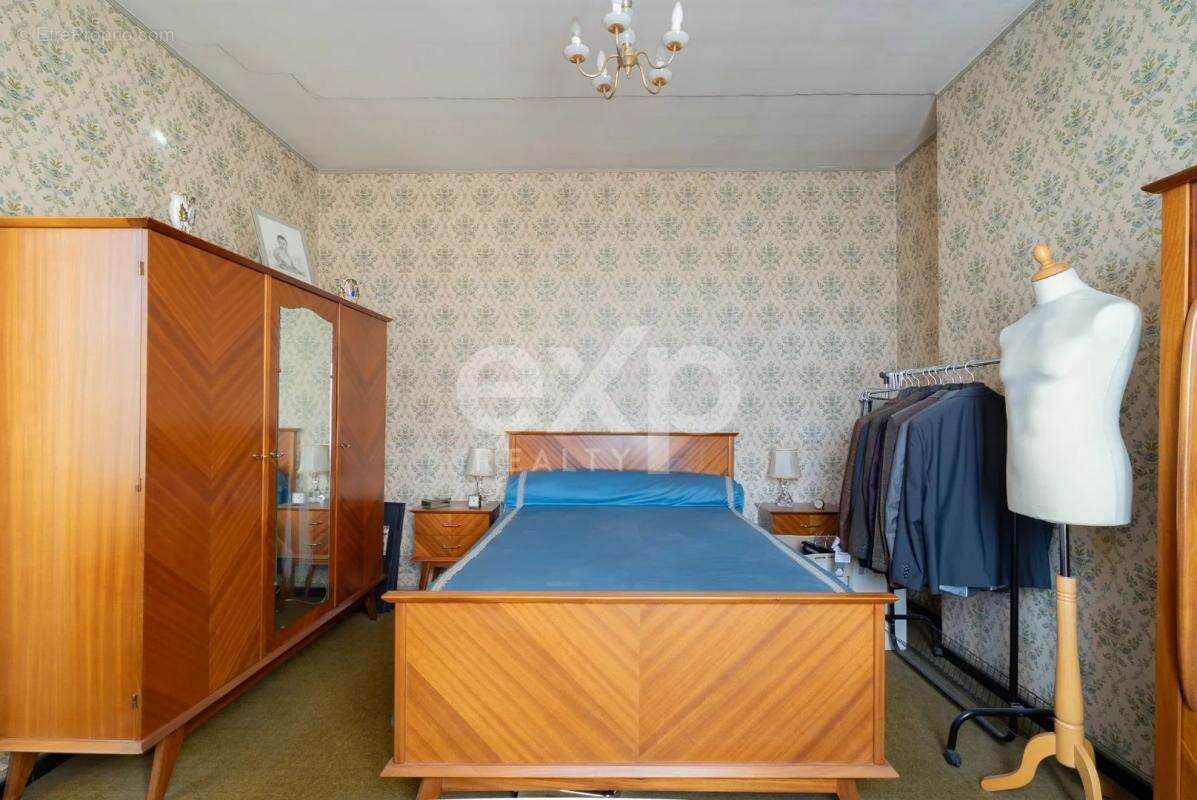 Appartement à SALLES