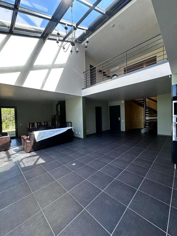 Maison 163 m² à Saint-Simeon-De-Bressieux  - photo 8