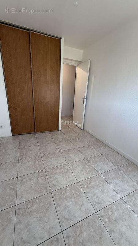 Appartement à PIERRE-BENITE