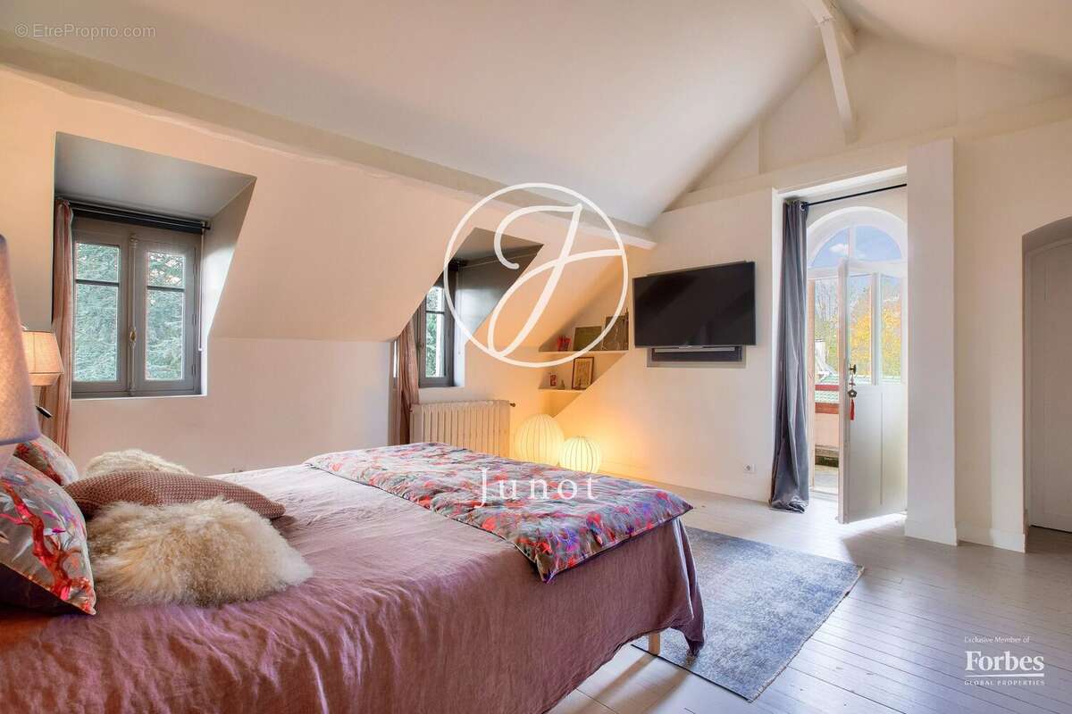 Vaucresson - PLATEAU DE CAZES - Maison 292 m² - 4 chambres - Terrain 720m² - photo 16