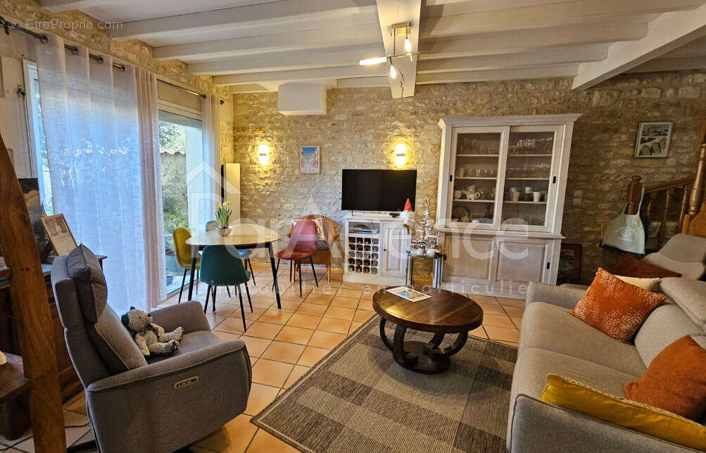Maison à MESCHERS-SUR-GIRONDE