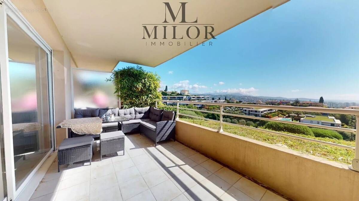 Appartement à SAINT-LAURENT-DU-VAR