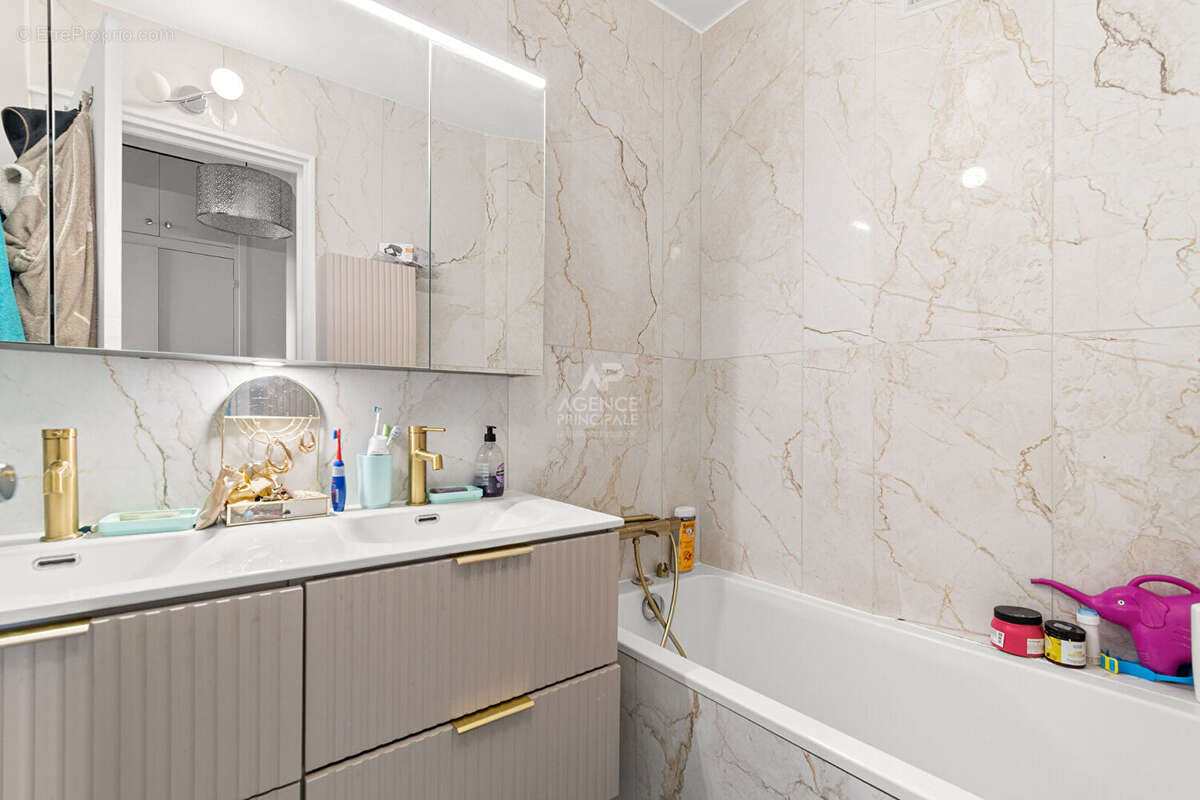 Appartement Saint Germain En Laye 3 pièces 59.23 m2 Refait à neuf - photo 7