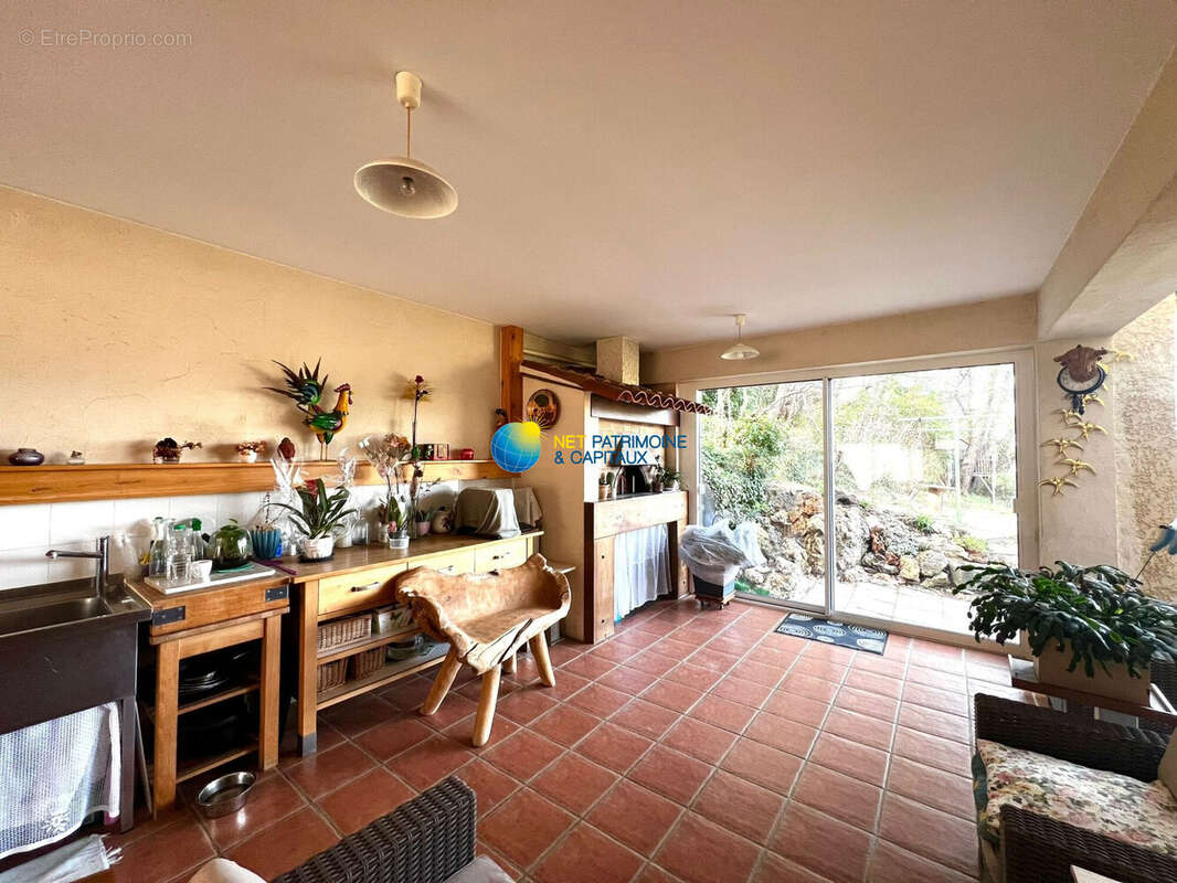 Maison à SIMIANE-COLLONGUE