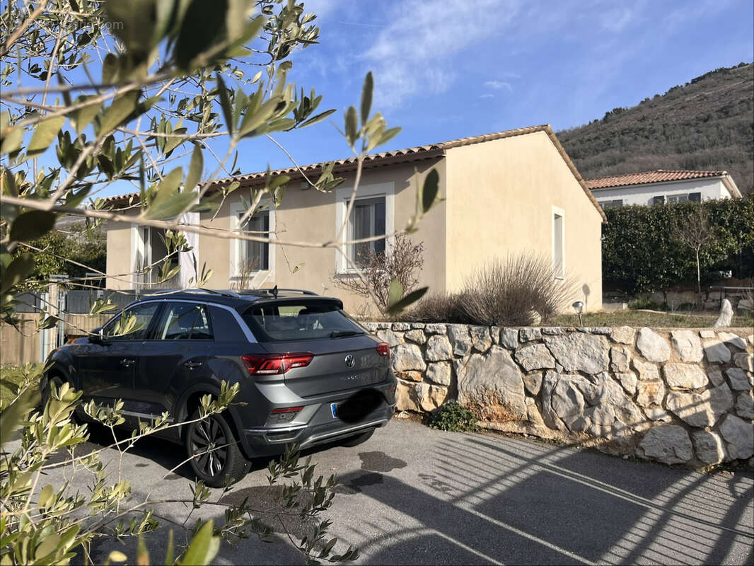 Maison à SAINT-VALLIER-DE-THIEY