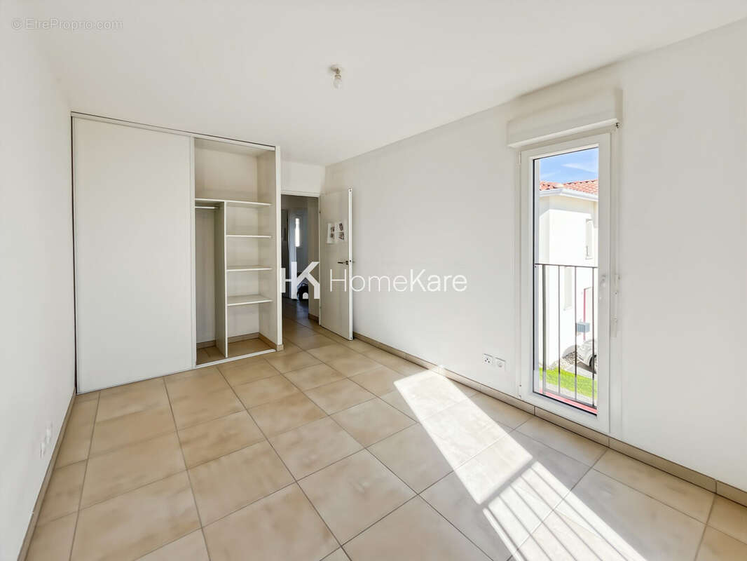 Maison à LA SALVETAT-SAINT-GILLES