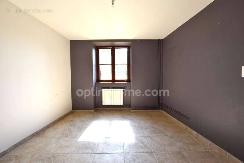 Maison à EGLISENEUVE-PRES-BILLOM