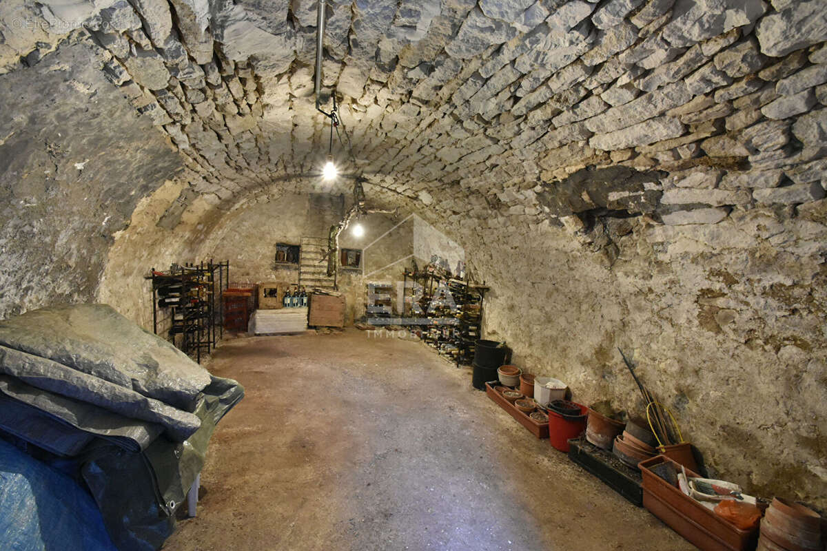 Maison à NEAUPHLE-LE-VIEUX