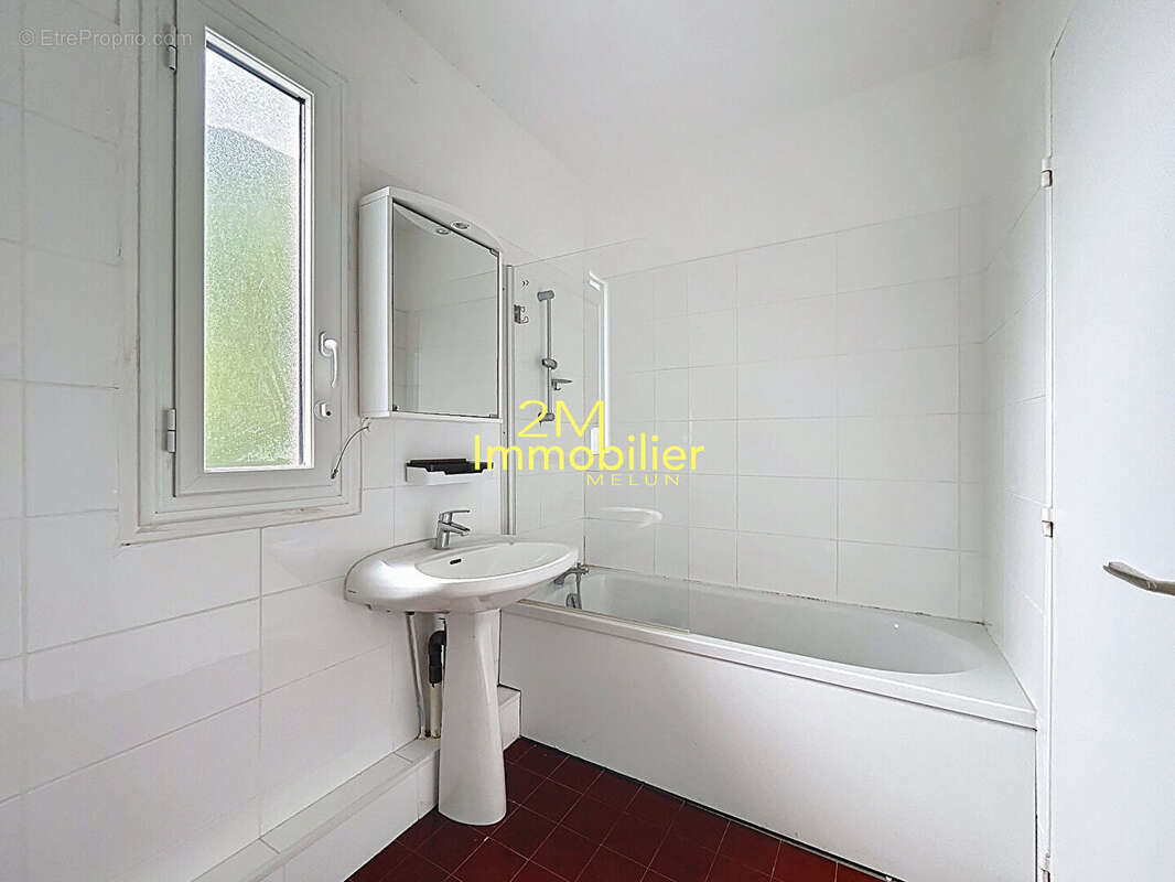 Appartement à VAUX-LE-PENIL