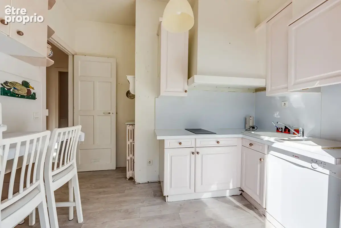 BIARRITZ /CENTRE - Appartement de caractère avec terrasse, garage et cave - photo 11