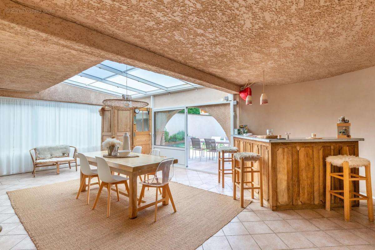 Maison à VAULX-EN-VELIN