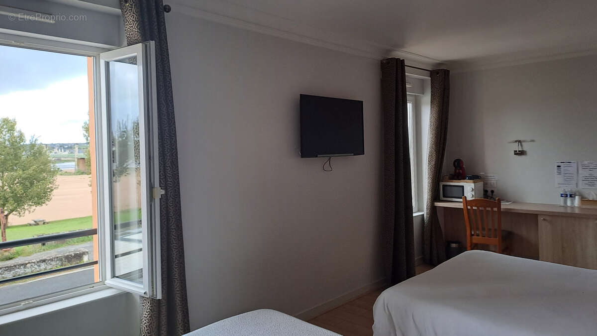 Commerce 480 m² à Le Fresne-Sur-Loire  - photo 6