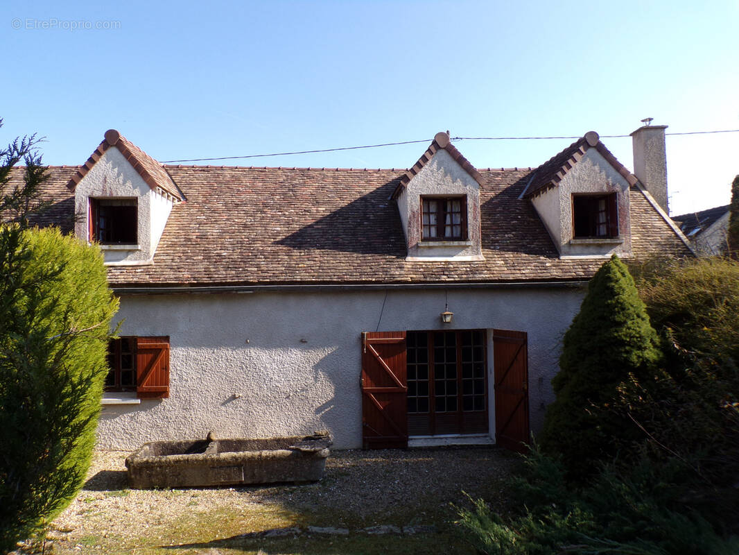 Maison à VILLEMANOCHE