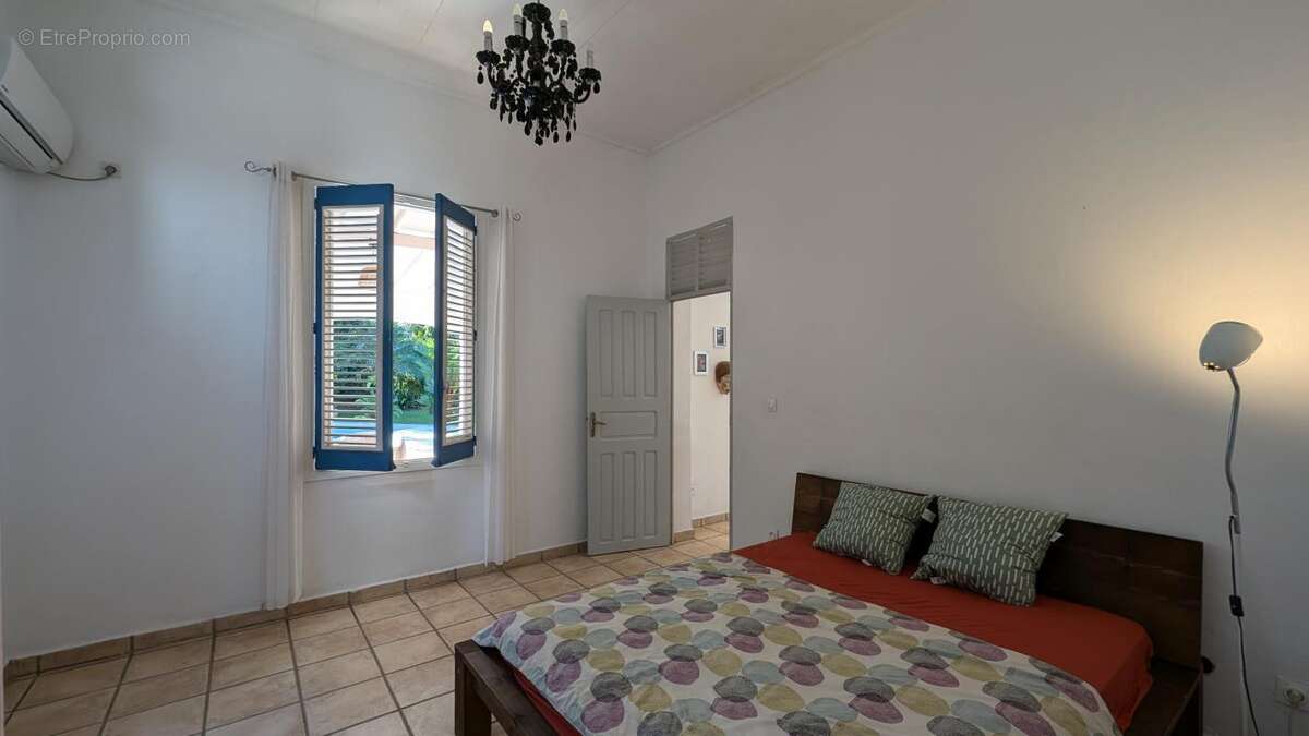 Maison à BAIE-MAHAULT
