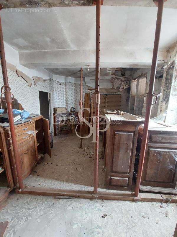 Grange, dépendances à fort potentiel, proche axes A6/A5 environ150 m² et jardin de loisirs - photo 7
