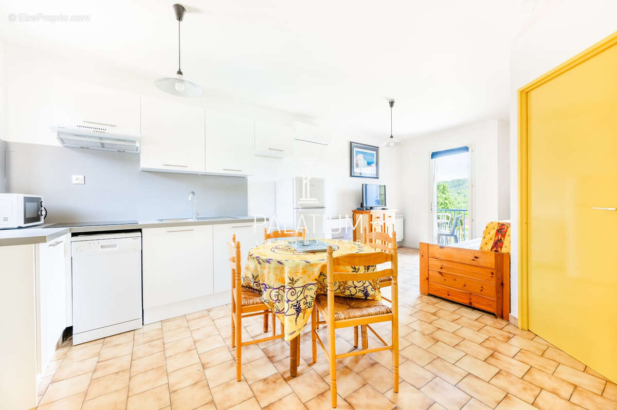 Appartement à GREOUX-LES-BAINS