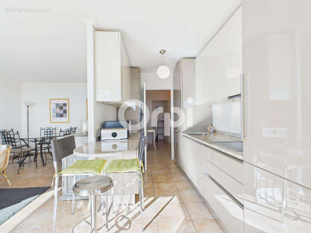 Appartement à MANDELIEU-LA-NAPOULE