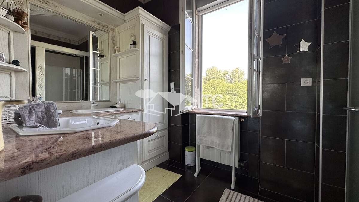 Maison à SAINT-AMBROIX