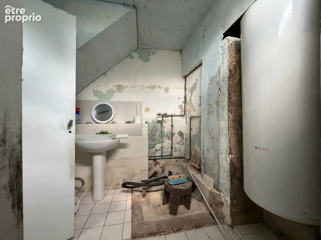 Belle propriété en pierre avec dépendances à rénover - photo 15